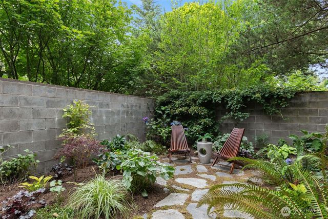 1701 33rd Avenue, Seattle, WA 98122