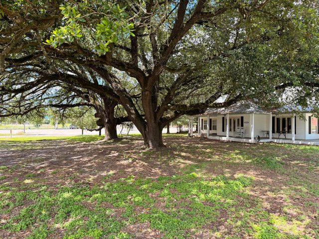 313 S Main Street, Jewett, TX 75846