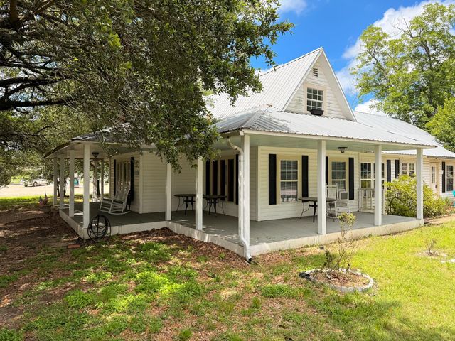 313 S Main Street, Jewett, TX 75846