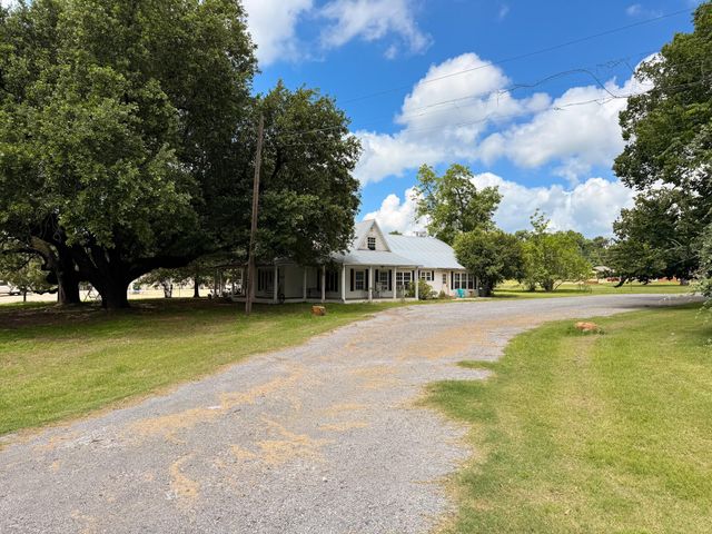 313 S Main Street, Jewett, TX 75846
