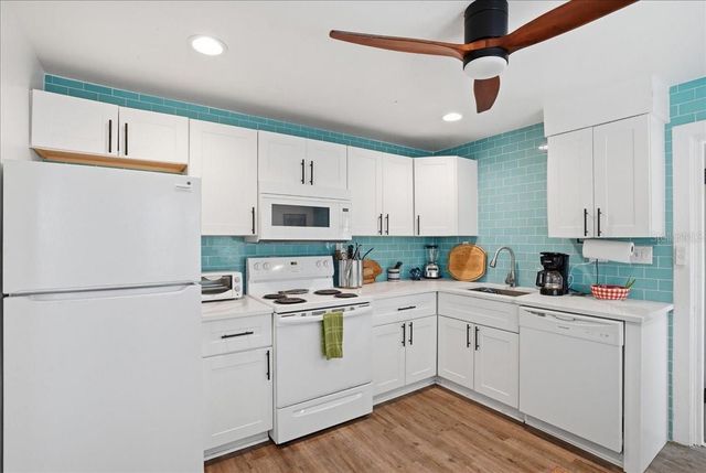 130 86TH TERRACE, Treasure Island, FL 33706