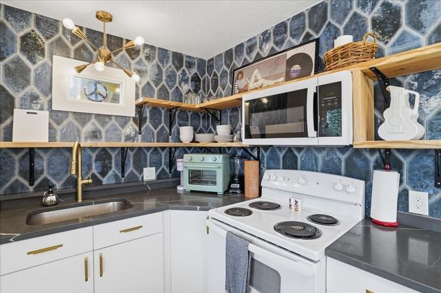 130 86TH TERRACE, Treasure Island, FL 33706