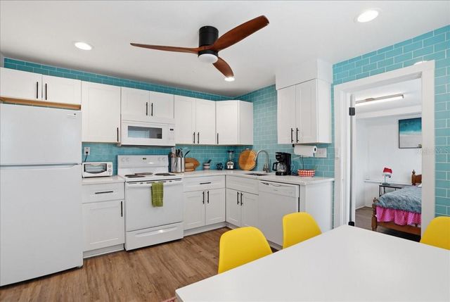 130 86TH TERRACE, Treasure Island, FL 33706