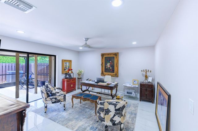 5241 Jog Lane, Delray Beach, FL 33484
