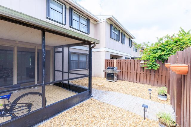 5241 Jog Lane, Delray Beach, FL 33484
