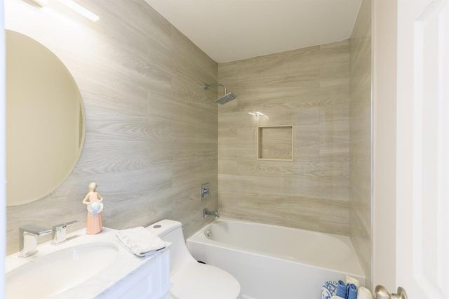5241 Jog Lane, Delray Beach, FL 33484