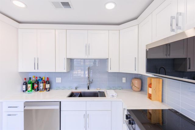 5241 Jog Lane, Delray Beach, FL 33484