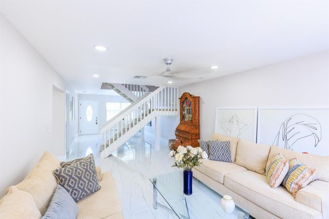5241 Jog Lane, Delray Beach, FL 33484