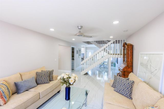 5241 Jog Lane, Delray Beach, FL 33484