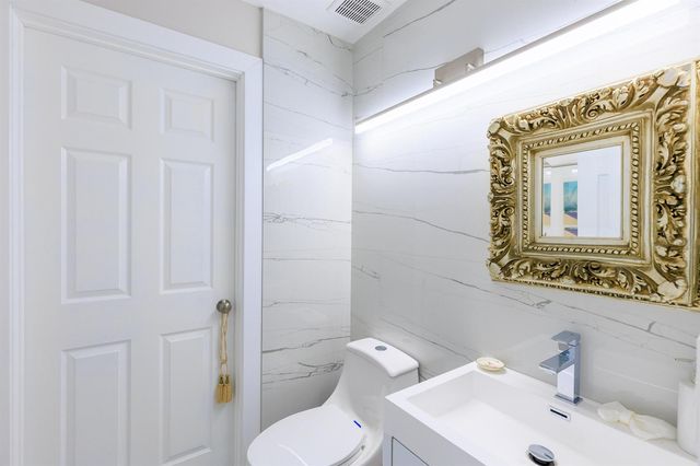 5241 Jog Lane, Delray Beach, FL 33484