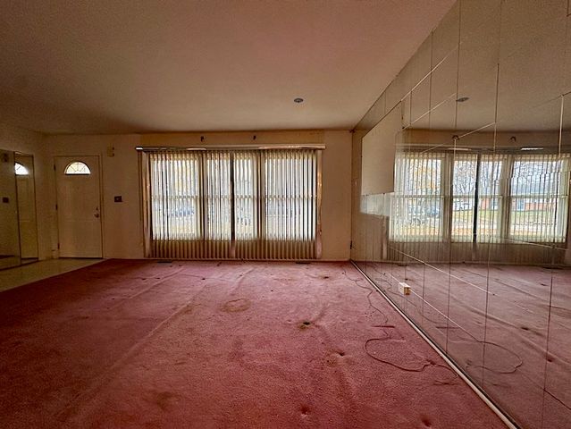 7777 Ramsgate Circle S, Hanover Park, IL 60133