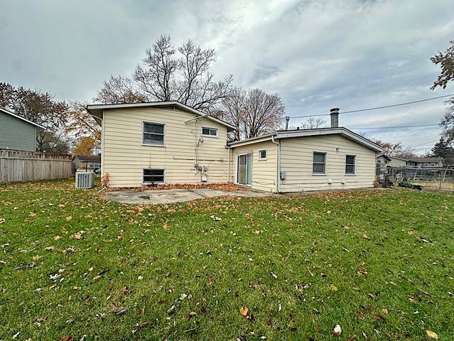 7777 Ramsgate Circle S, Hanover Park, IL 60133