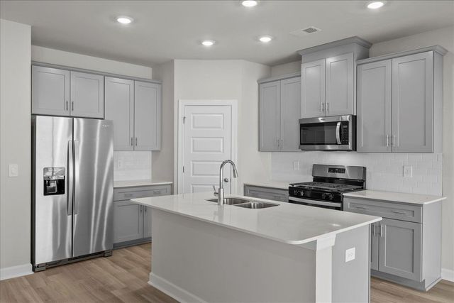 588 Cozy Bluff Road, Spartanburg, SC 29301