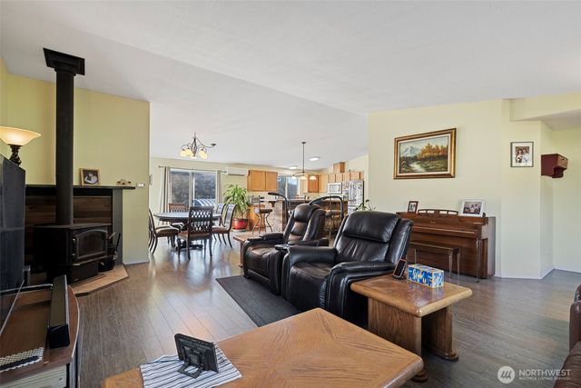 146 Rocky Lane, Chehalis, WA 98532