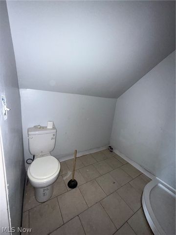 1426 E 175 Road, Cleveland, OH 44110