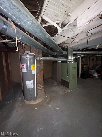 1426 E 175 Road, Cleveland, OH 44110