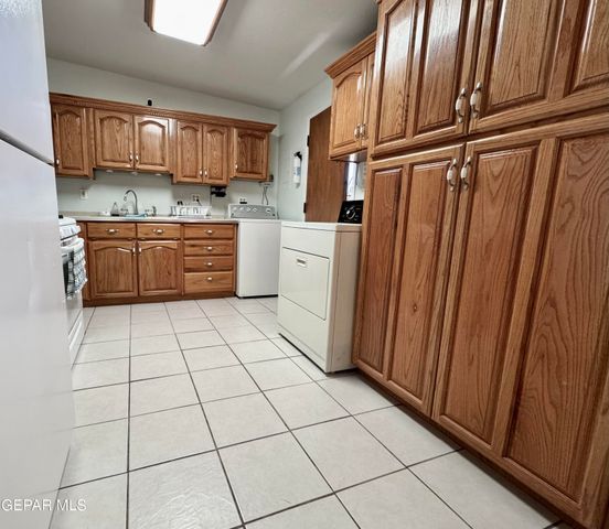 7869 JERSEY Street, El Paso, TX 79915