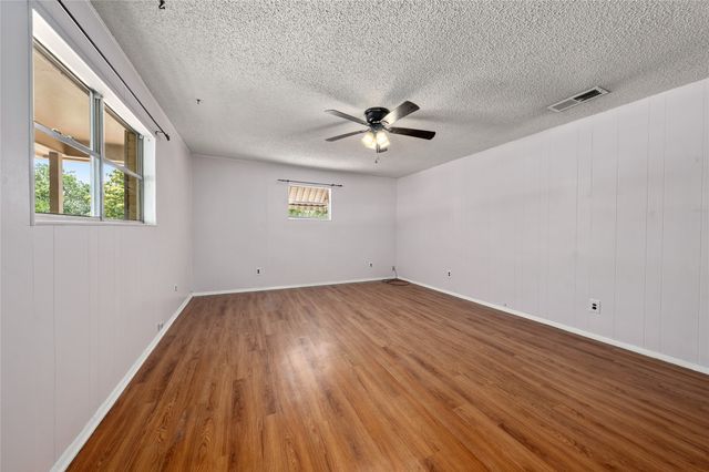 7033 Edmond Avenue, Waco, TX 76710