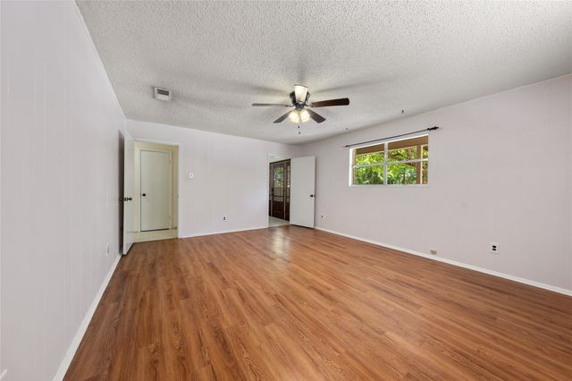 7033 Edmond Avenue, Waco, TX 76710