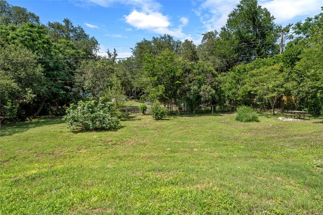 7033 Edmond Avenue, Waco, TX 76710