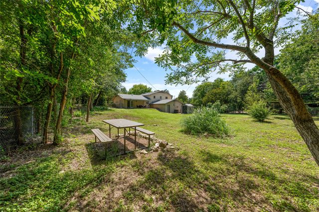 7033 Edmond Avenue, Waco, TX 76710