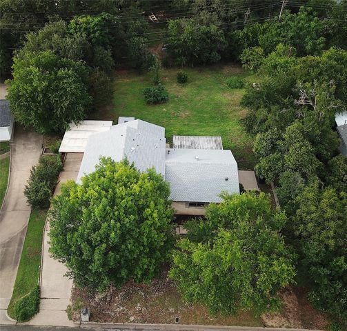 7033 Edmond Avenue, Waco, TX 76710