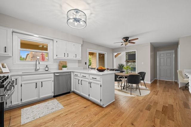 2440 Rio Grande Circle, Naperville, IL 60565