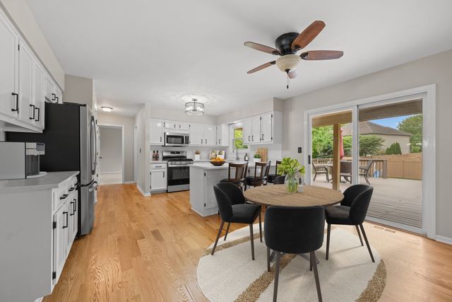 2440 Rio Grande Circle, Naperville, IL 60565