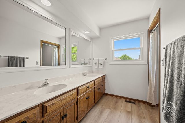 2440 Rio Grande Circle, Naperville, IL 60565