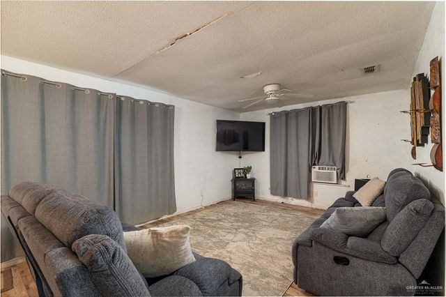 903 E San Antonio Avenue, Pharr, TX 78577