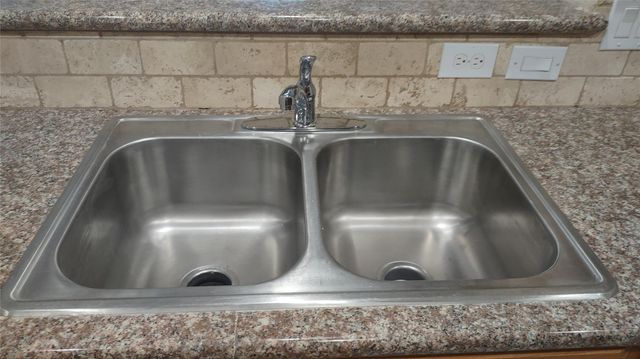 16800 Crestmont, Montgomery, TX 77316