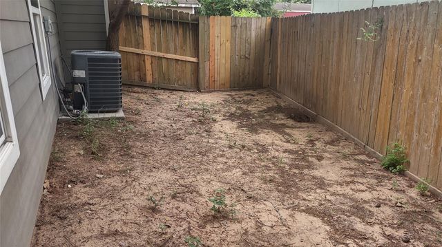 16800 Crestmont, Montgomery, TX 77316