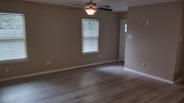 16800 Crestmont, Montgomery, TX 77316