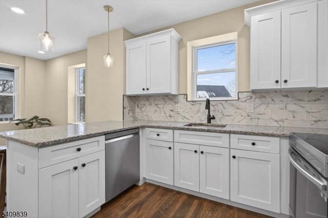 71 Wishing Well Rd, Hamburg Boro, NJ 07419