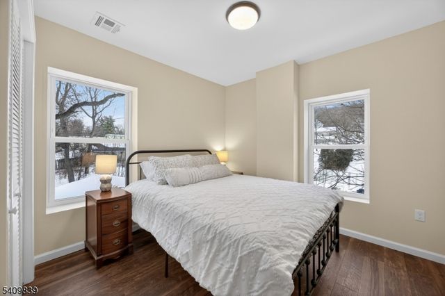 71 Wishing Well Rd, Hamburg Boro, NJ 07419