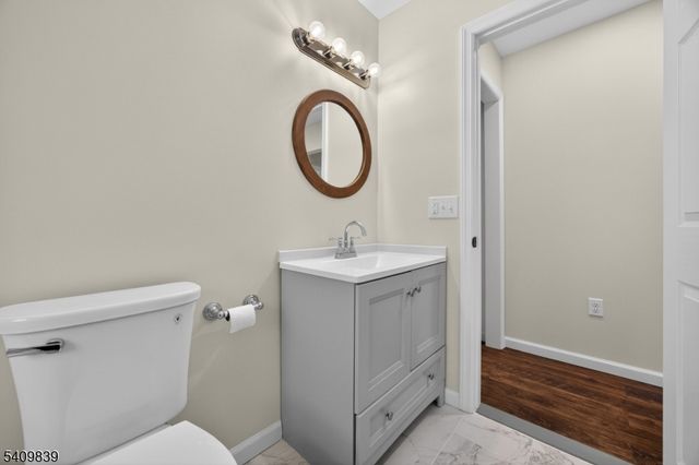 71 Wishing Well Rd, Hamburg Boro, NJ 07419