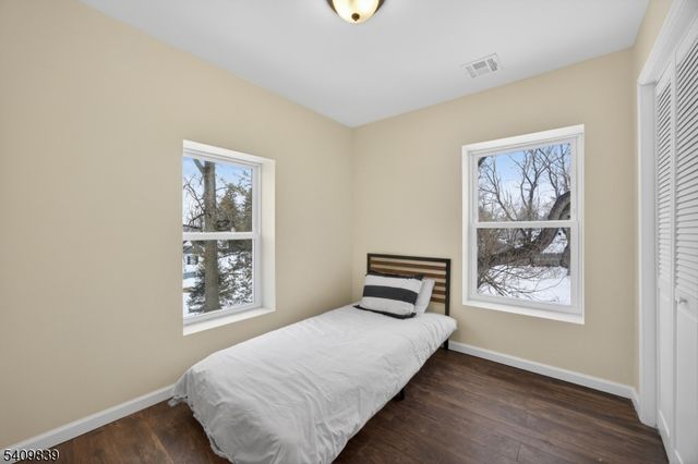 71 Wishing Well Rd, Hamburg Boro, NJ 07419