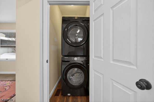 71 Wishing Well Rd, Hamburg Boro, NJ 07419