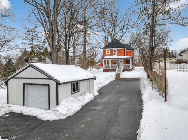 71 Wishing Well Rd, Hamburg Boro, NJ 07419