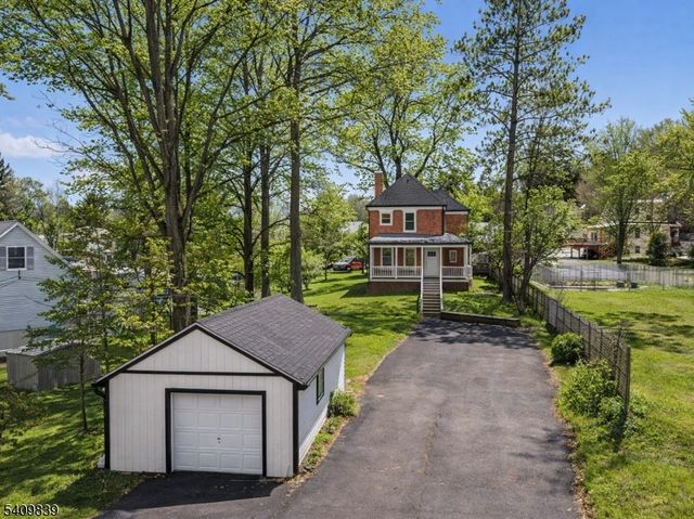 71 Wishing Well Rd, Hamburg Boro, NJ 07419