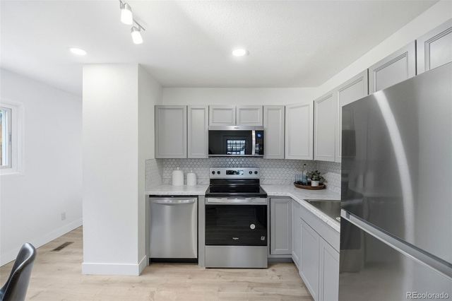 16 N Brentwood Drive, Colorado Springs, CO 80909