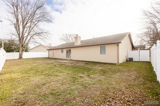 924 Dere Bere Drive, Mascoutah, IL 62258