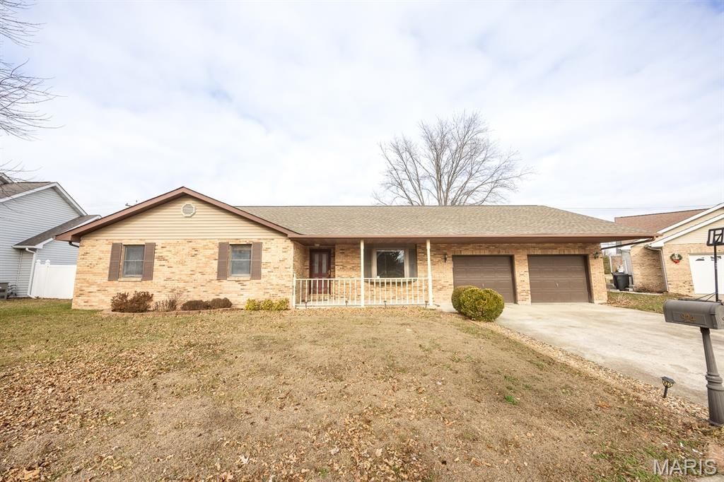 924 Dere Bere Drive, Mascoutah, IL 62258