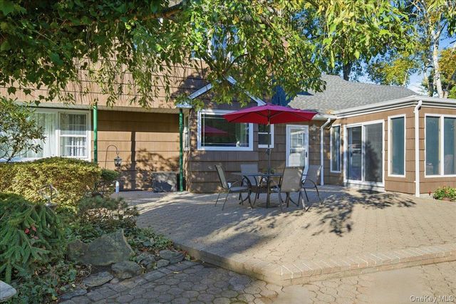 89 Woodsome Road, Babylon, NY 11702