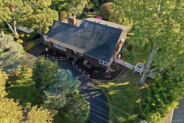 89 Woodsome Road, Babylon, NY 11702