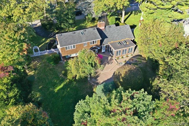 89 Woodsome Road, Babylon, NY 11702