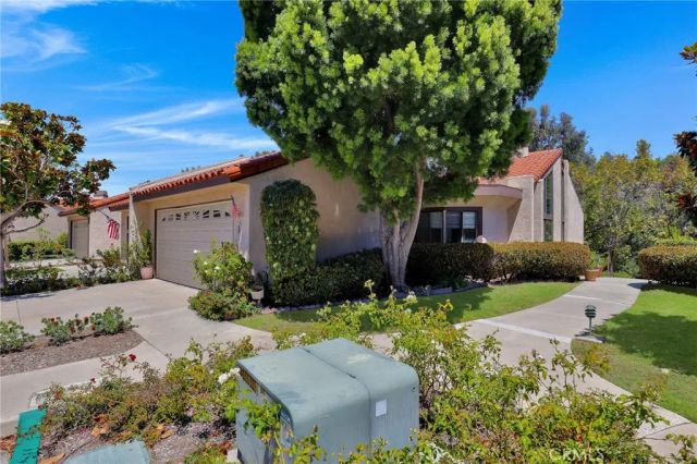 19544 Vasile Cir, Huntington Beach, CA 92646