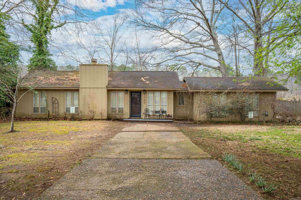 1722 Treasure Isle Rd, Hot Springs, AR 71913