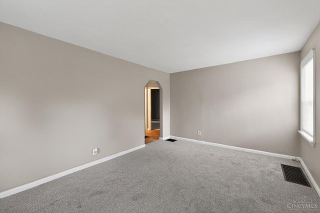 1866 Ashbrook Drive, Cincinnati, OH 45238
