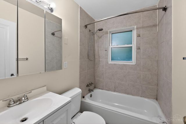 1866 Ashbrook Drive, Cincinnati, OH 45238